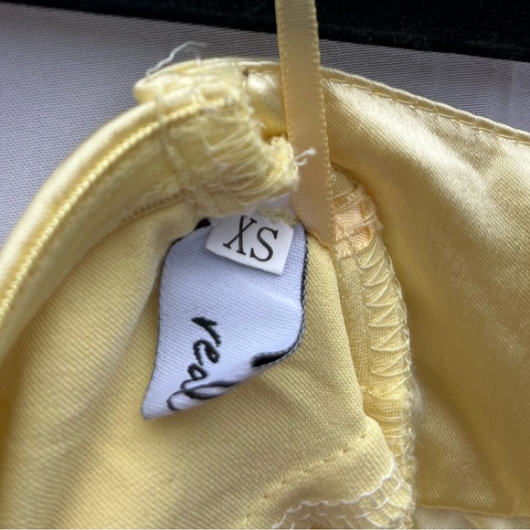 Realtix Butter Yellow Strapless Satin Dress Size XS - Picture 3 of 3